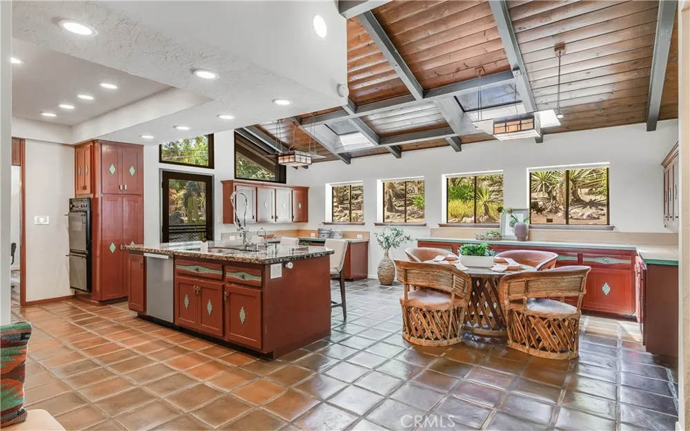 21 Eastfield Rolling Hills, CA 90274
