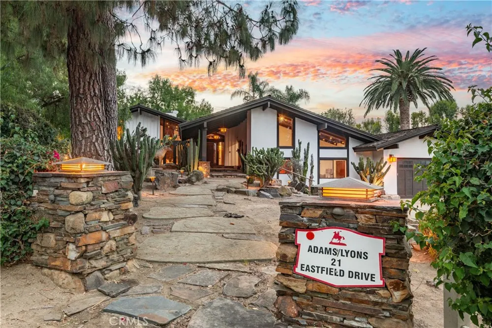 21 Eastfield Rolling Hills, CA 90274