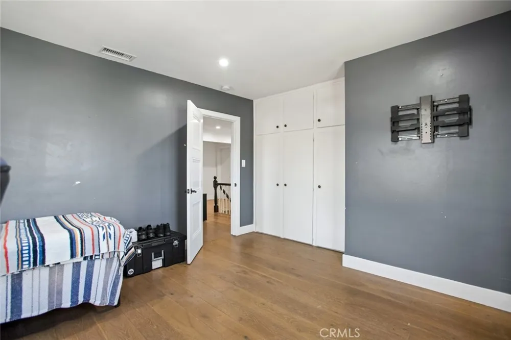 5244 Via Corona Street Los Angeles, CA 90022