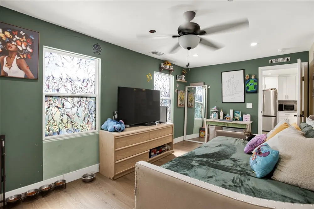 5244 Via Corona Street Los Angeles, CA 90022