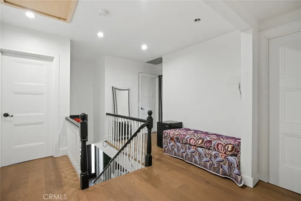 5244 Via Corona Street Los Angeles, CA 90022