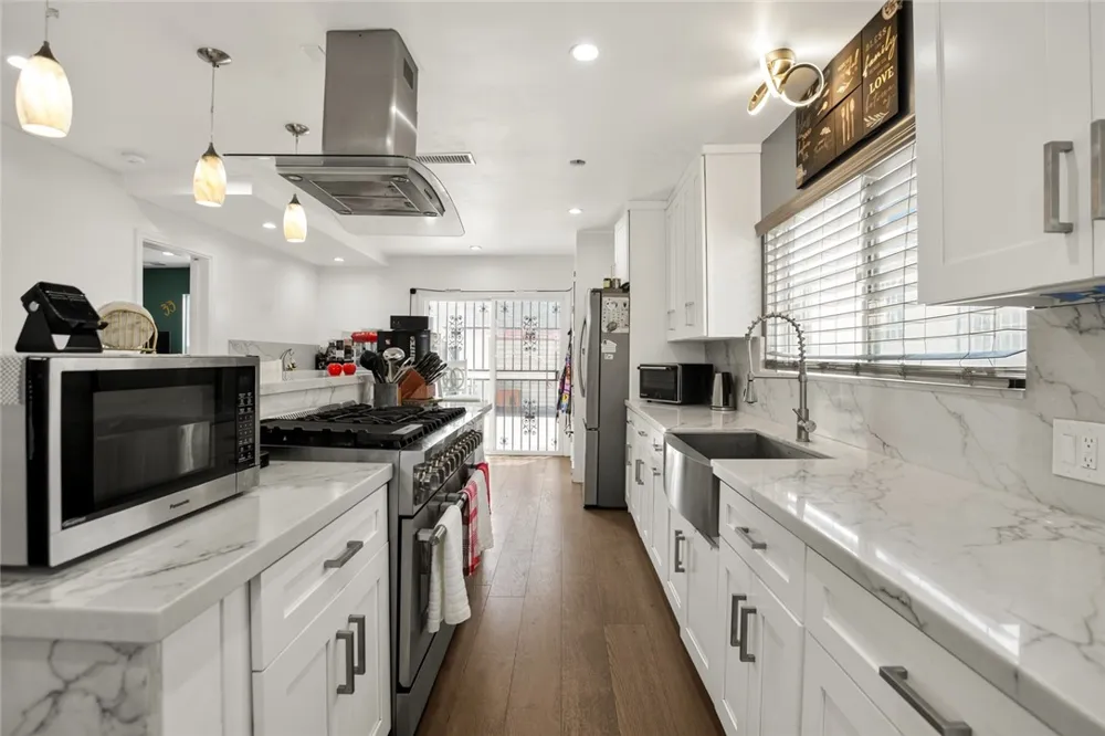 5244 Via Corona Street Los Angeles, CA 90022