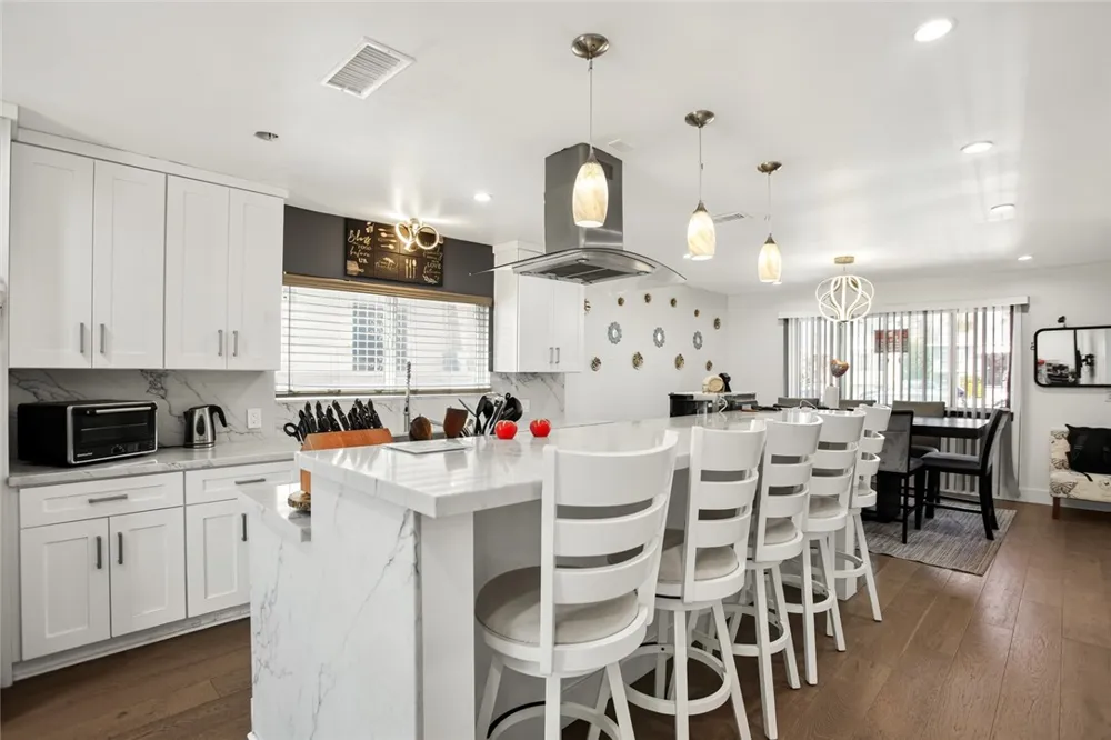 5244 Via Corona Street Los Angeles, CA 90022