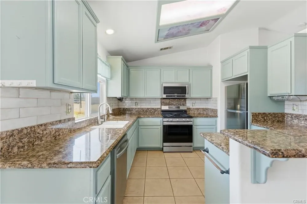 15507 Don Roberto Road Victorville, CA 92394