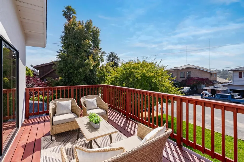 462 Hampstead Way Santa Cruz, CA 95062