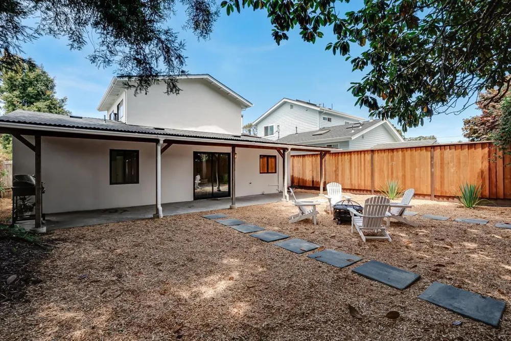 462 Hampstead Way Santa Cruz, CA 95062