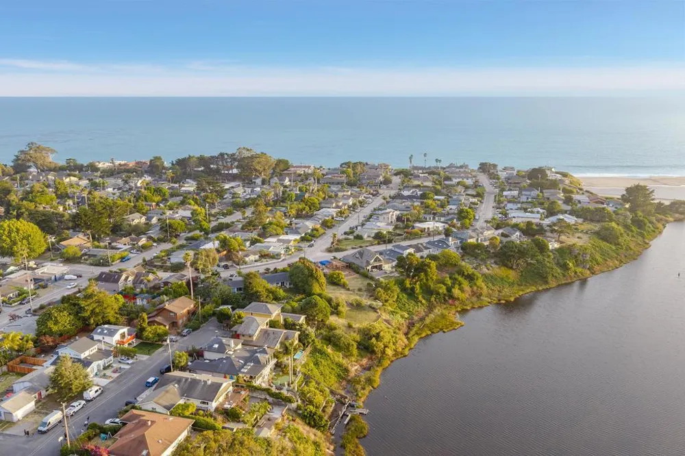 462 Hampstead Way Santa Cruz, CA 95062