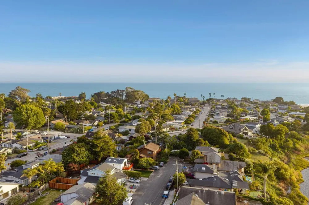 462 Hampstead Way Santa Cruz, CA 95062
