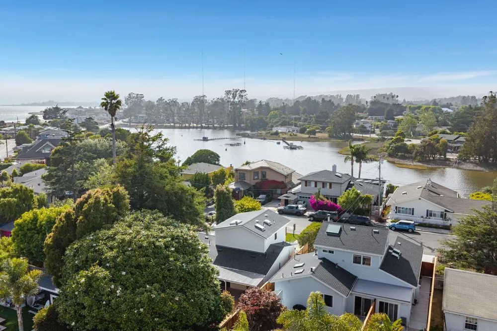 462 Hampstead Way Santa Cruz, CA 95062