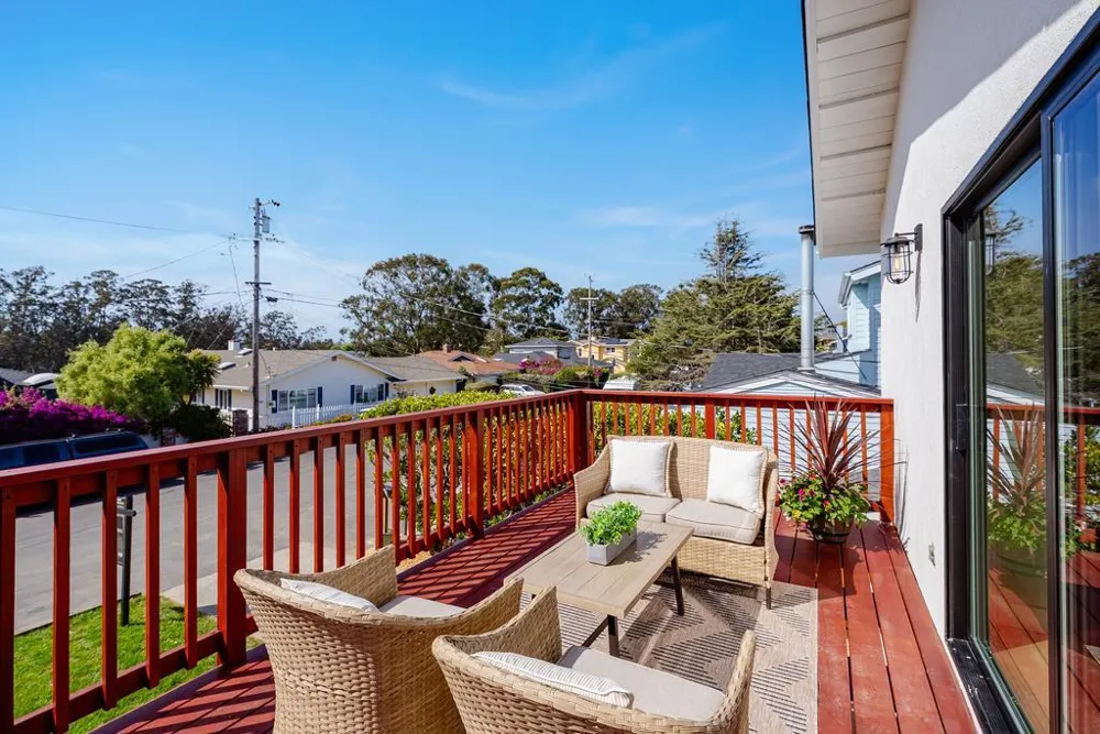 462 Hampstead Way Santa Cruz, CA 95062