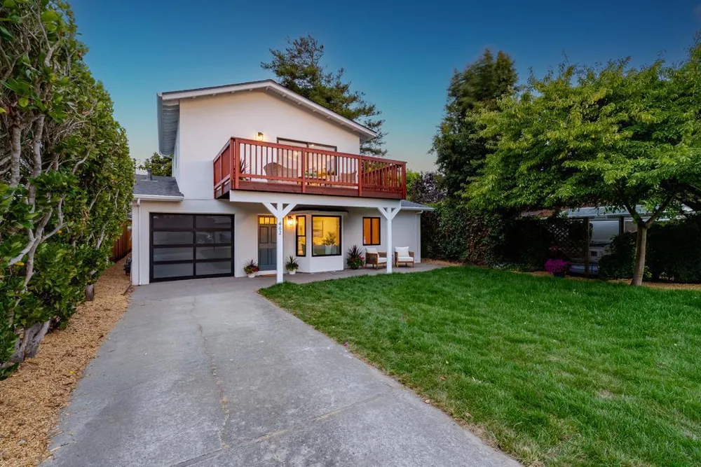 462 Hampstead Way Santa Cruz, CA 95062