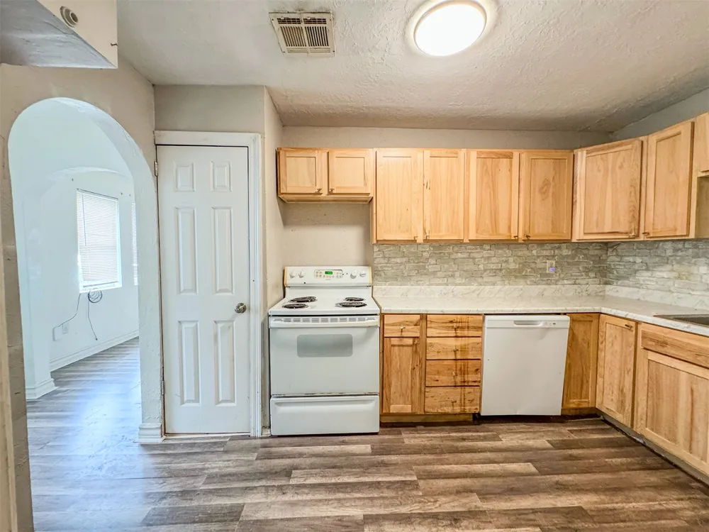 1507 SW D AVENUE Lawton, OK 73501