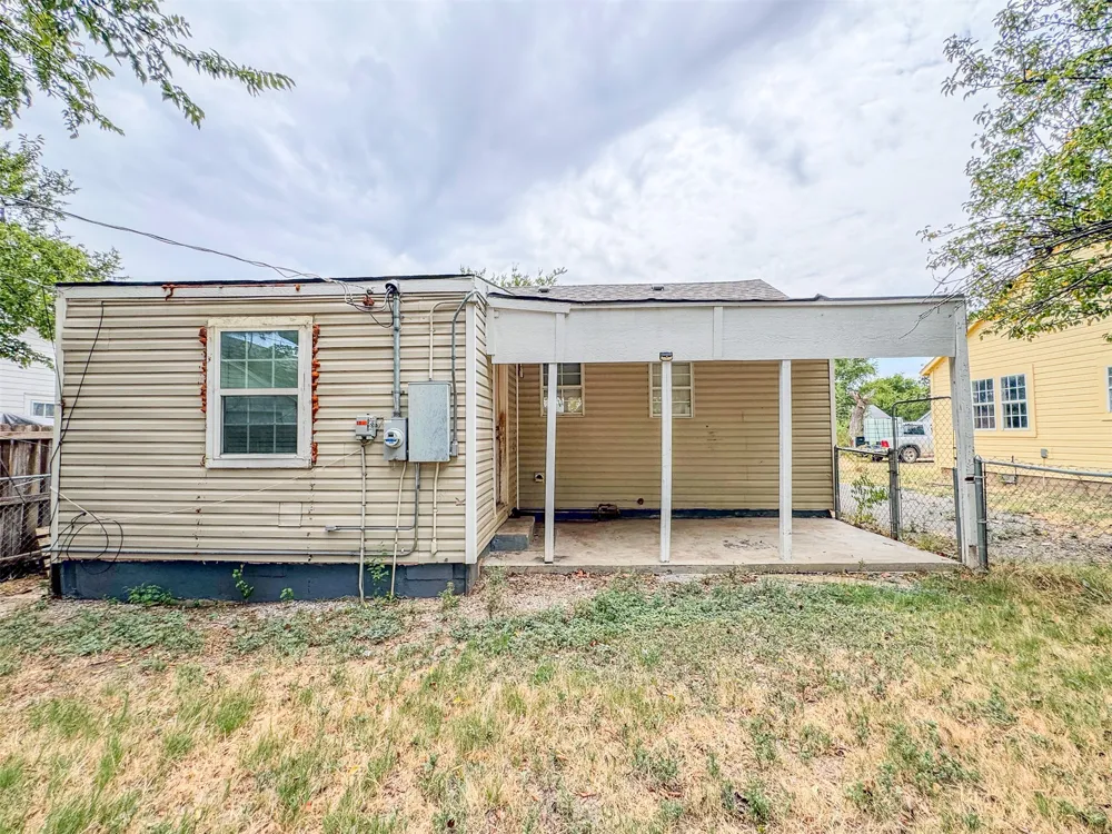 1507 SW D AVENUE Lawton, OK 73501