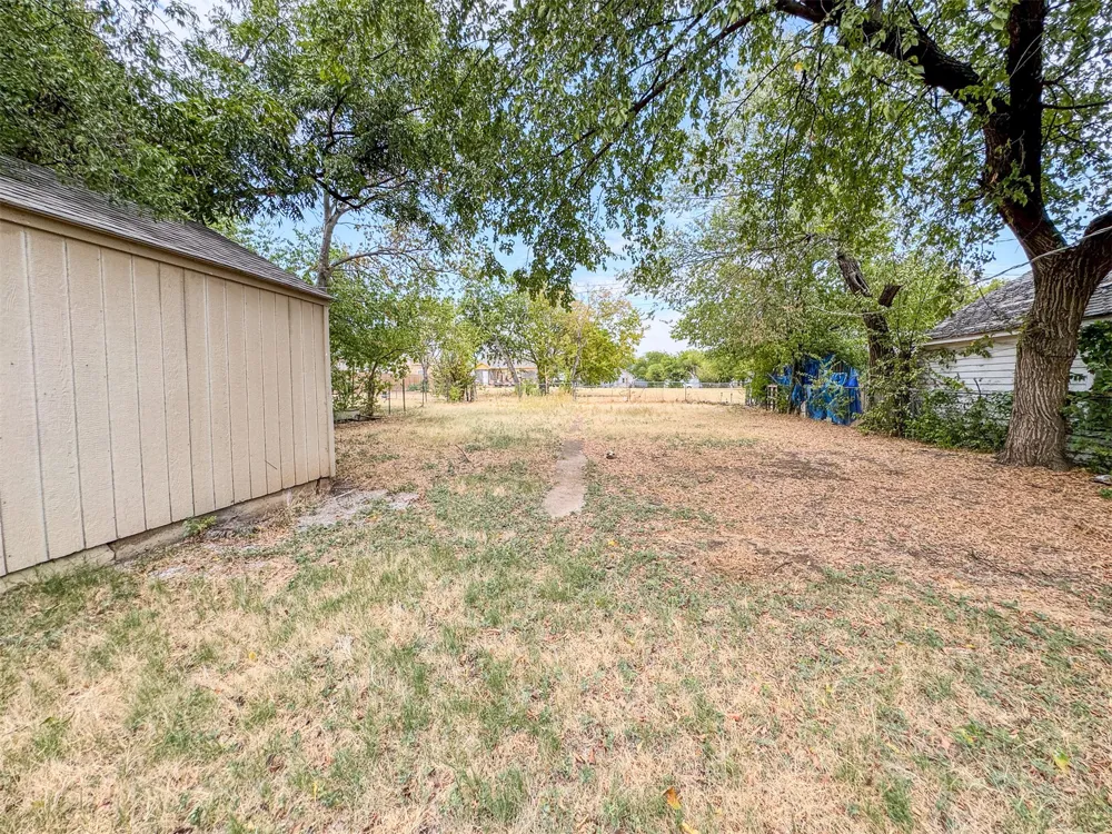 1507 SW D AVENUE Lawton, OK 73501