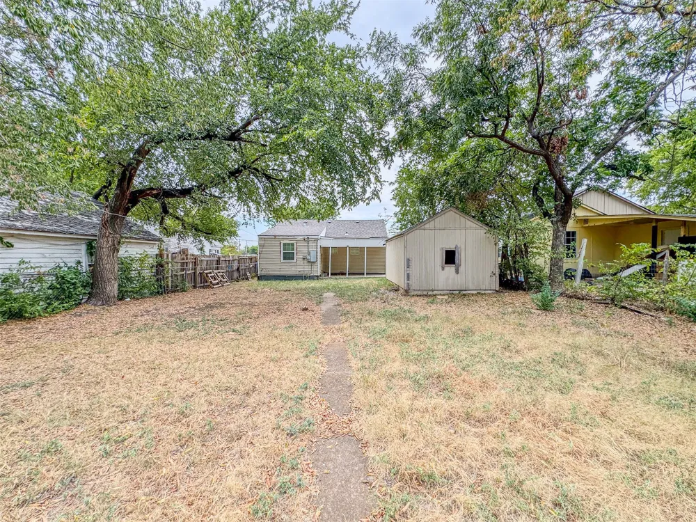 1507 SW D AVENUE Lawton, OK 73501