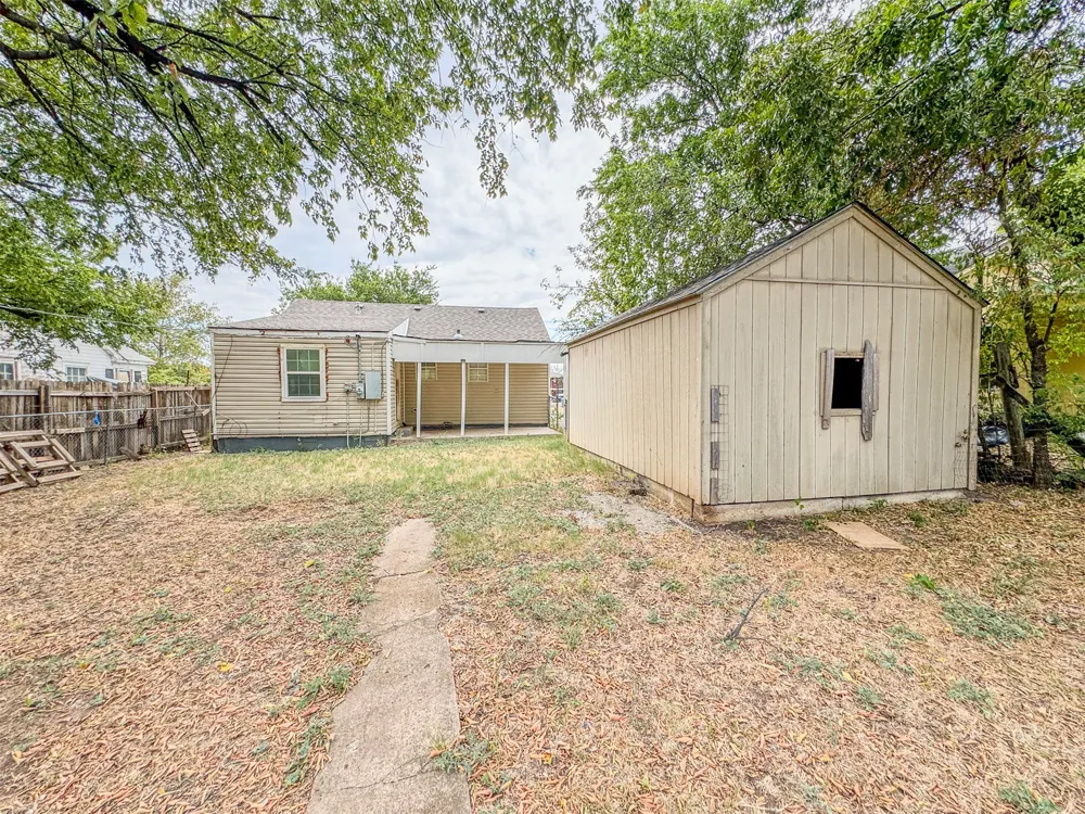 1507 SW D AVENUE Lawton, OK 73501