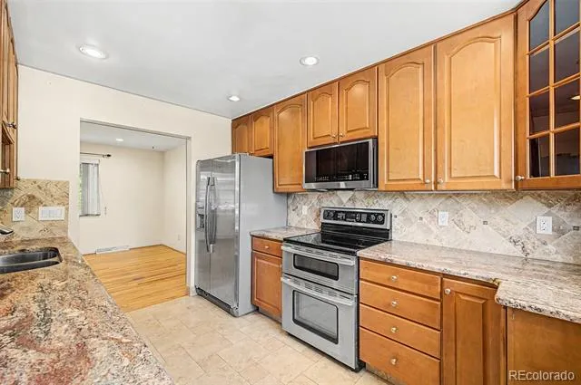888 S Owens Court Lakewood, CO 80226