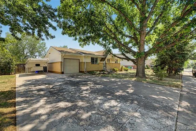 888 S Owens Court Lakewood, CO 80226