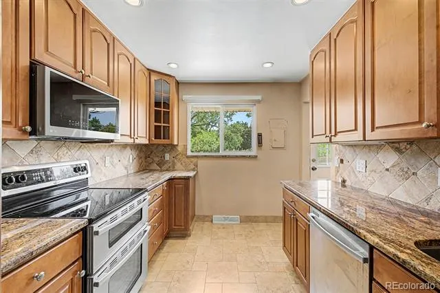 888 S Owens Court Lakewood, CO 80226
