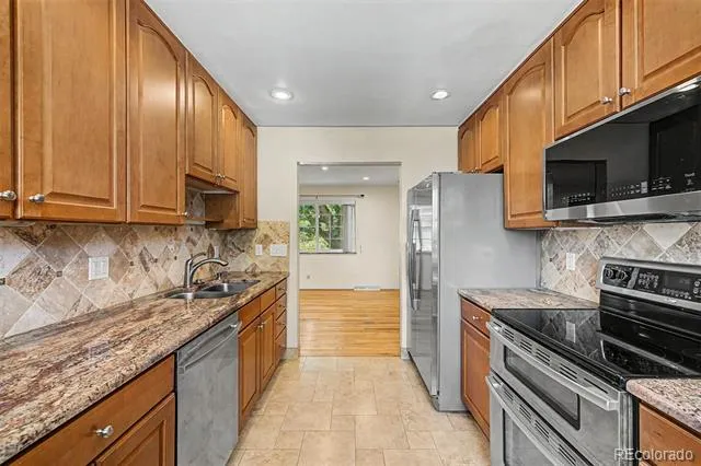 888 S Owens Court Lakewood, CO 80226