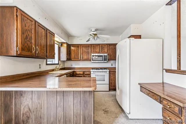 2181 Woodpecker Lane Elizabeth, CO 80107
