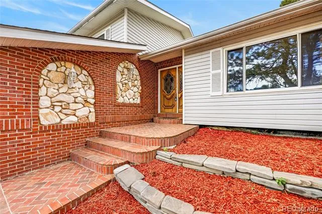 2181 Woodpecker Lane Elizabeth, CO 80107