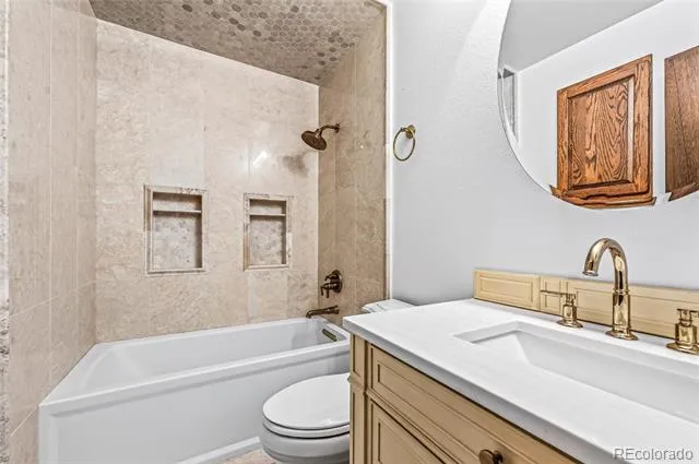 2181 Woodpecker Lane Elizabeth, CO 80107