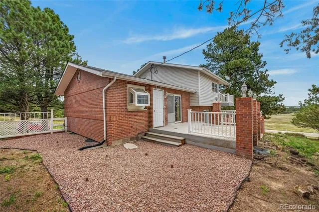 2181 Woodpecker Lane Elizabeth, CO 80107