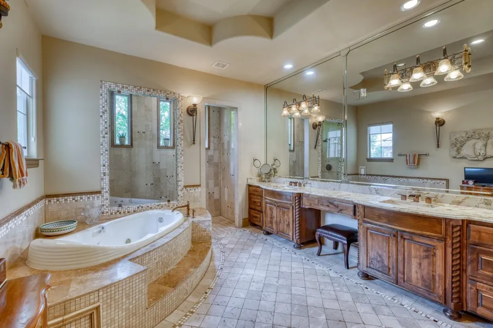 143 Westgate Loop Horseshoe Bay, TX 78657