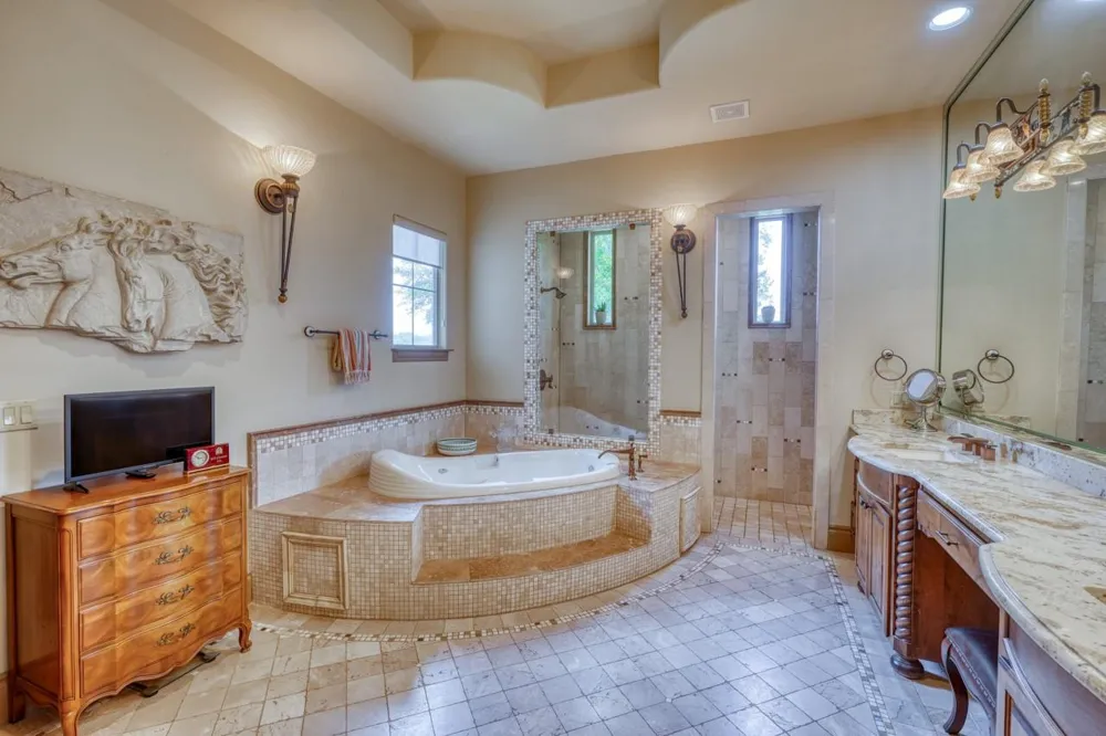 143 Westgate Loop Horseshoe Bay, TX 78657