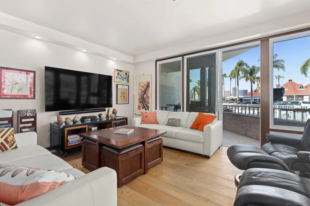 1133 1st St #119 Coronado, CA 92118