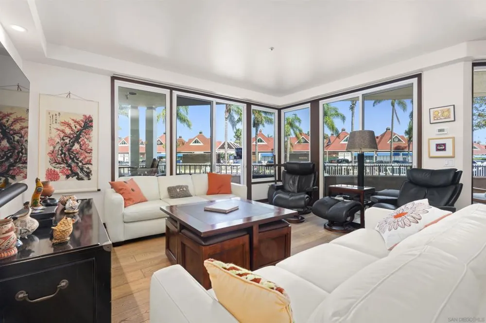 1133 1st St #119 Coronado, CA 92118