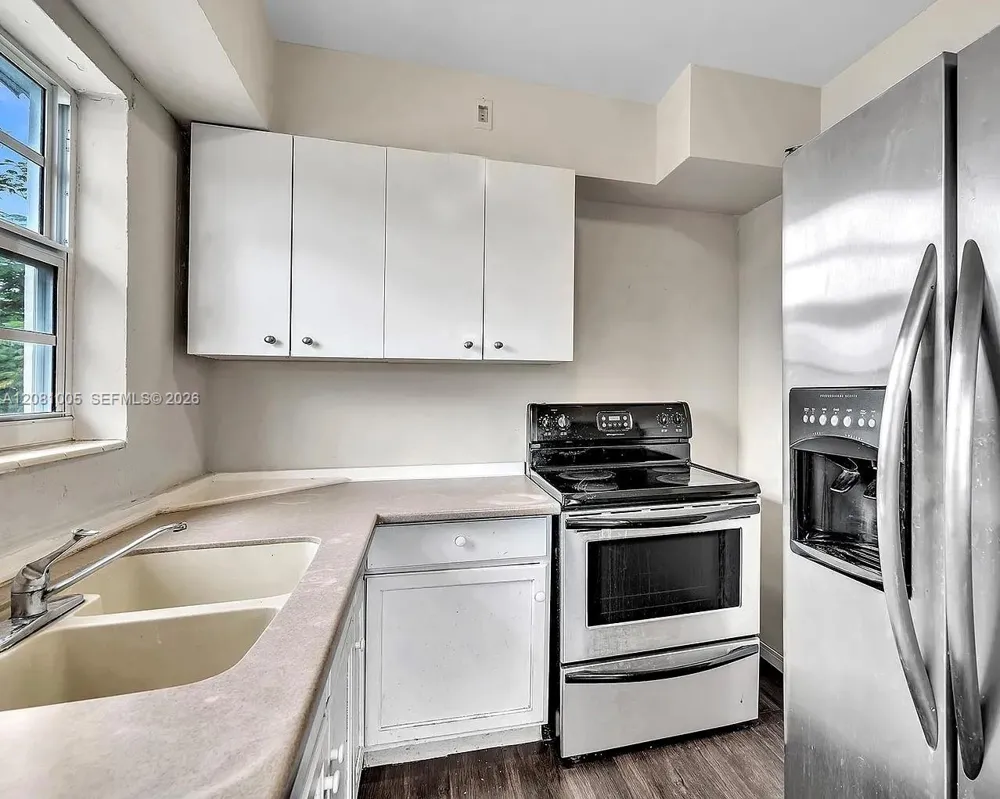 1451 NE 170th St #201A North Miami Beach, FL 33162