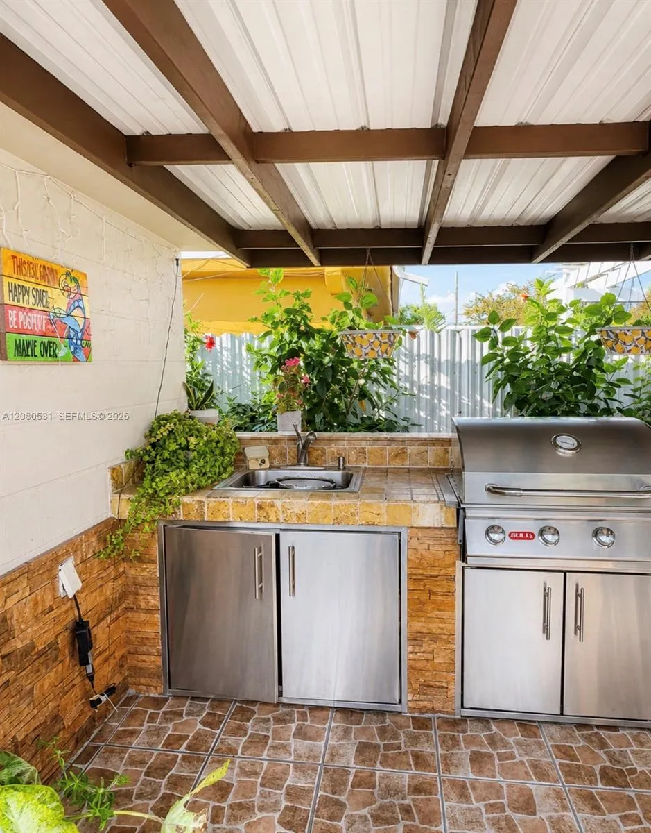 5505 W 14th Ln Hialeah, FL 33012