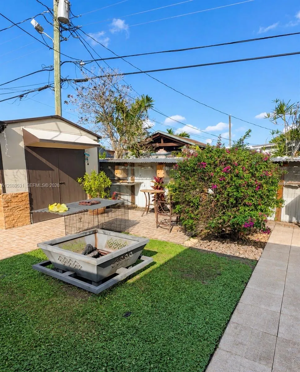 5505 W 14th Ln Hialeah, FL 33012