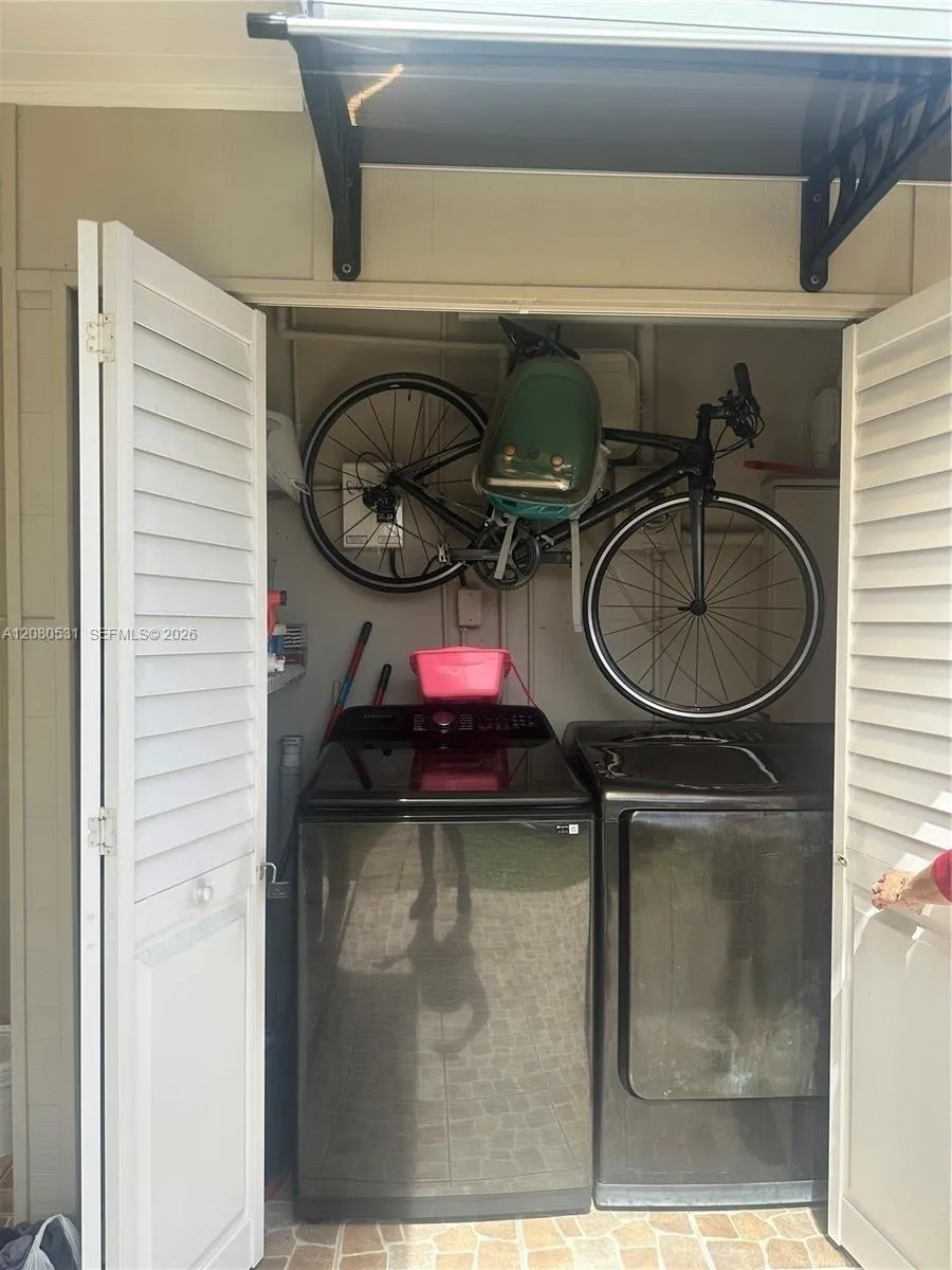 5505 W 14th Ln Hialeah, FL 33012