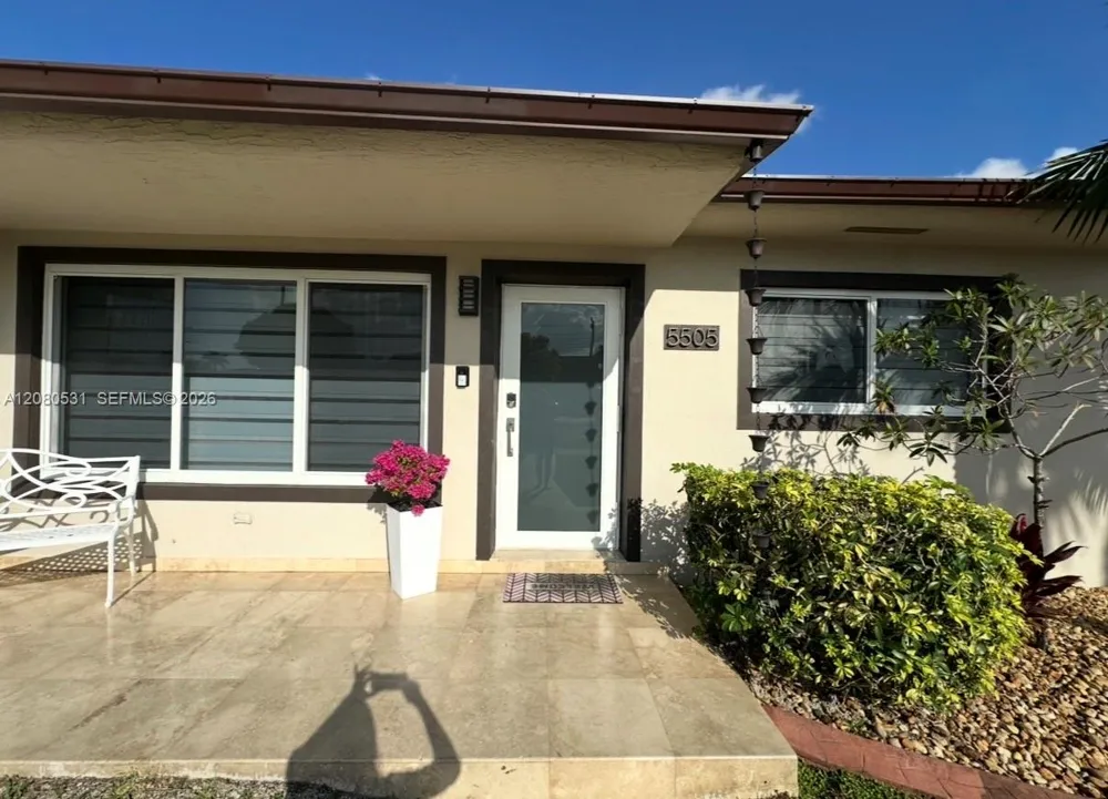 5505 W 14th Ln Hialeah, FL 33012