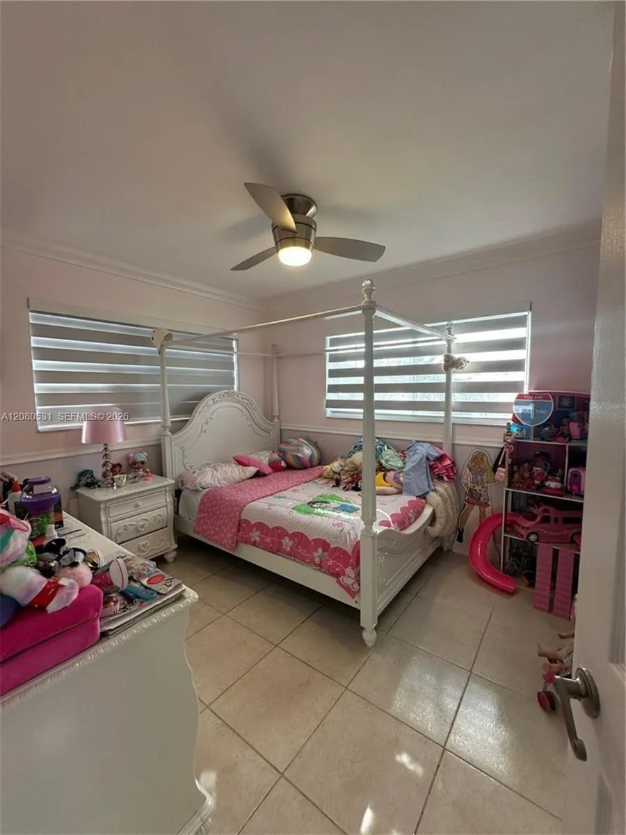 5505 W 14th Ln Hialeah, FL 33012