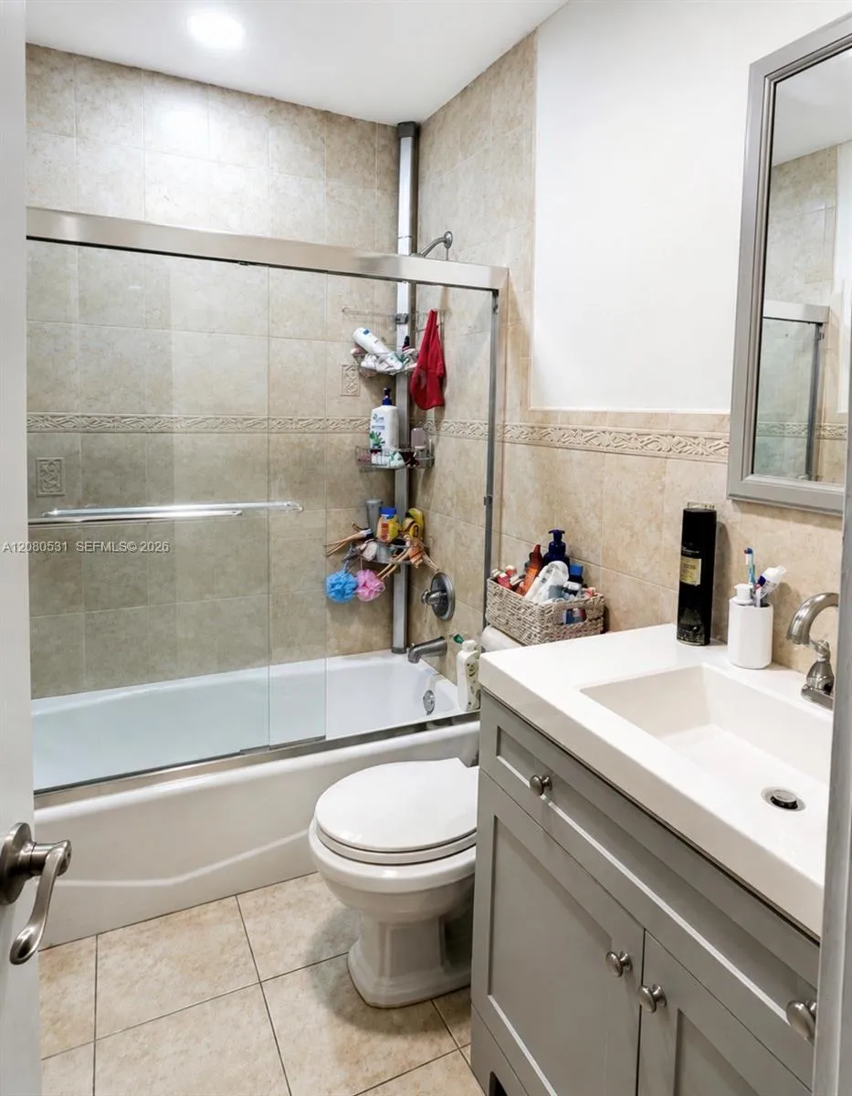 5505 W 14th Ln Hialeah, FL 33012