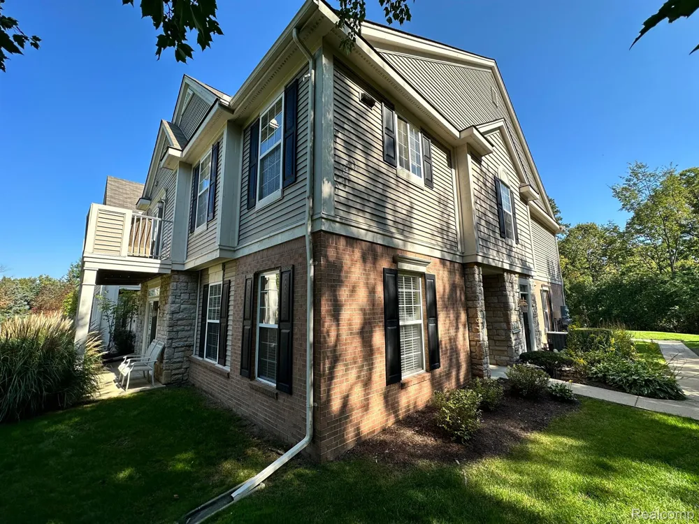 2354 PINECROFT DRIVE Canton Charter Township, MI 48188