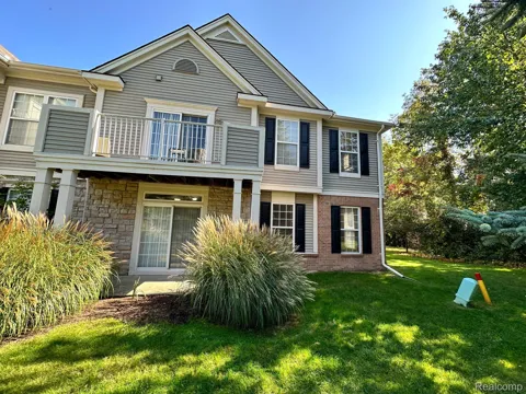2354 PINECROFT DRIVE