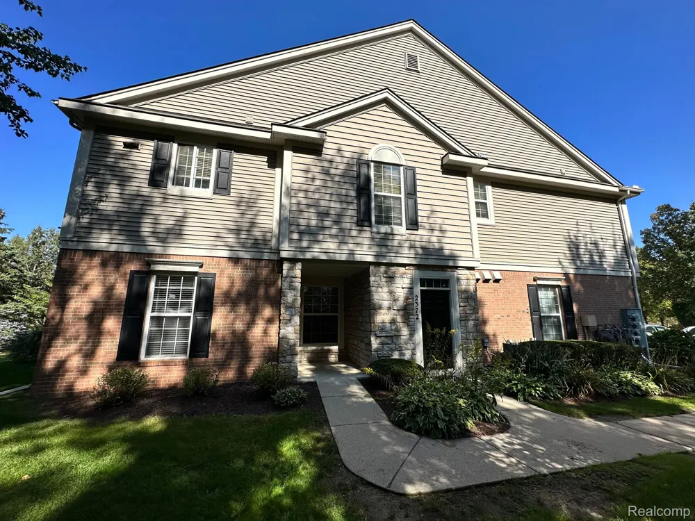 2354 PINECROFT DRIVE Canton Charter Township, MI 48188