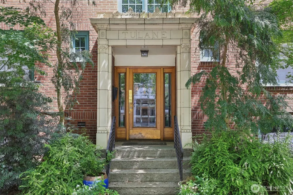 408 Bellevue Avenue E #206 Seattle, WA 98102