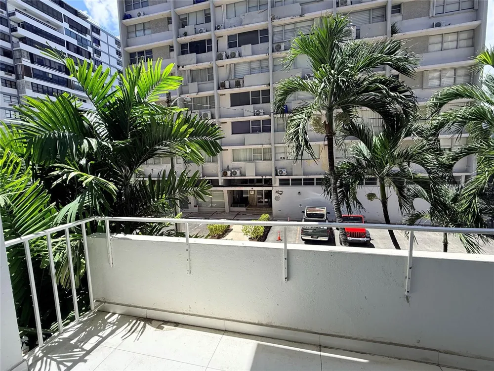 14 CALLE MARSEILLES #204 San Juan, PR 00907