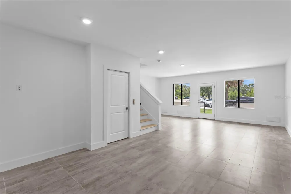 90 COLUMBIA DRIVE #5 Tampa, FL 33606