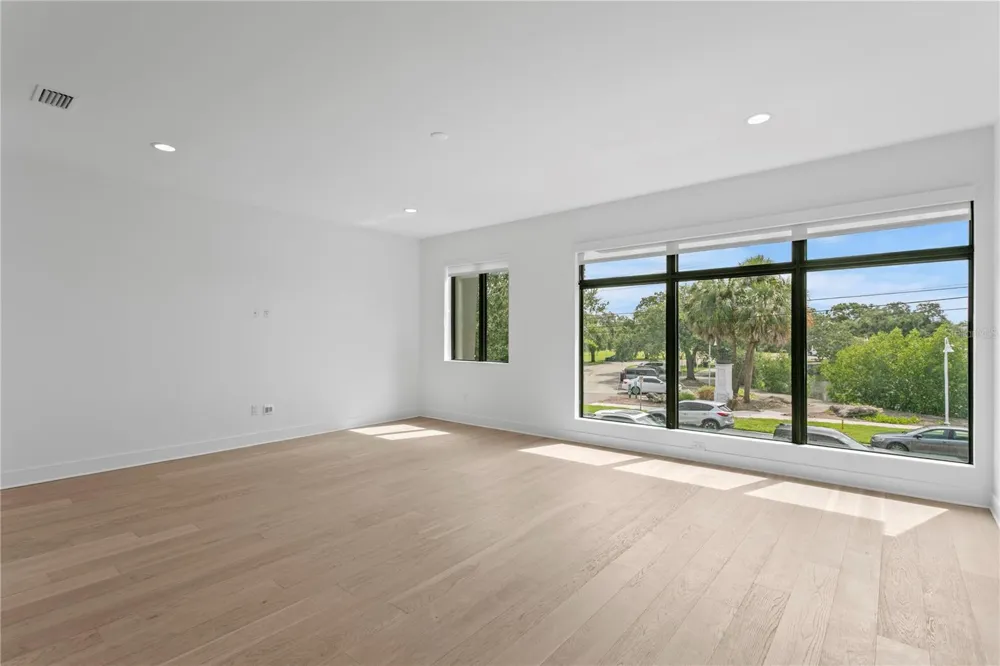 90 COLUMBIA DRIVE #5 Tampa, FL 33606