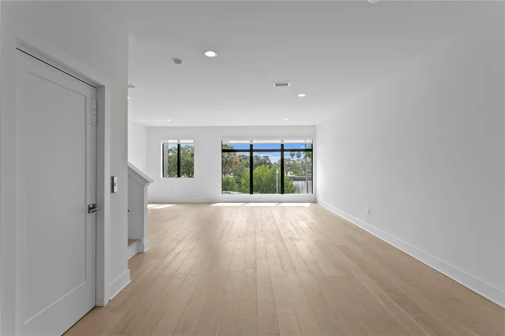 90 COLUMBIA DRIVE #5 Tampa, FL 33606