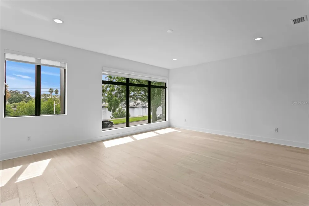 90 COLUMBIA DRIVE #5 Tampa, FL 33606
