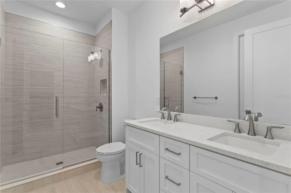 90 COLUMBIA DRIVE #5 Tampa, FL 33606
