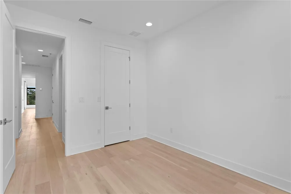 90 COLUMBIA DRIVE #5 Tampa, FL 33606